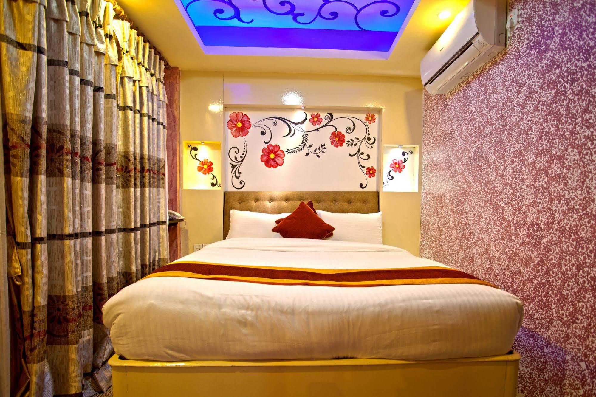 Hotel Nepal Tara Kathmandu Bagian luar foto