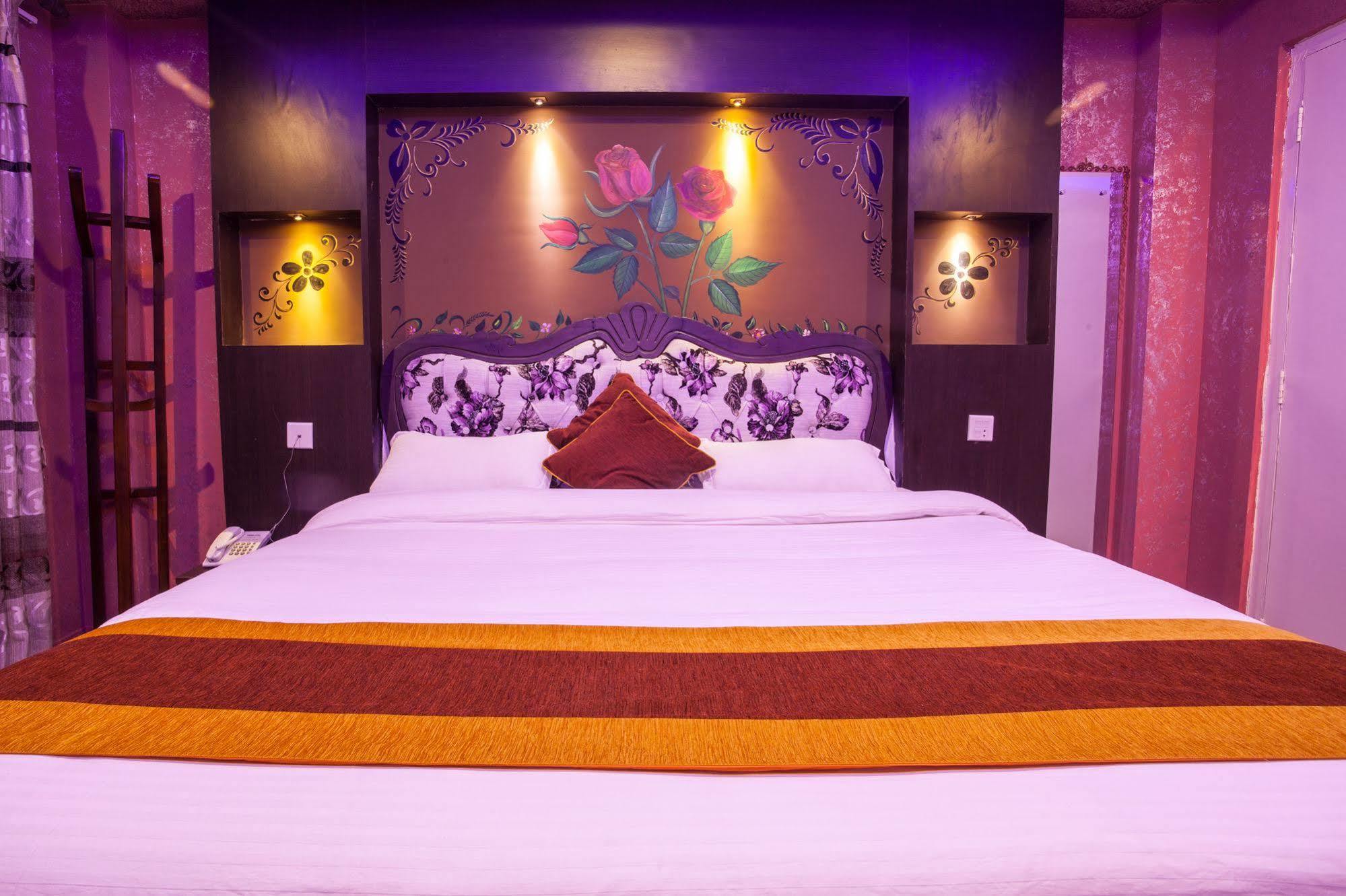 Hotel Nepal Tara Kathmandu Bagian luar foto