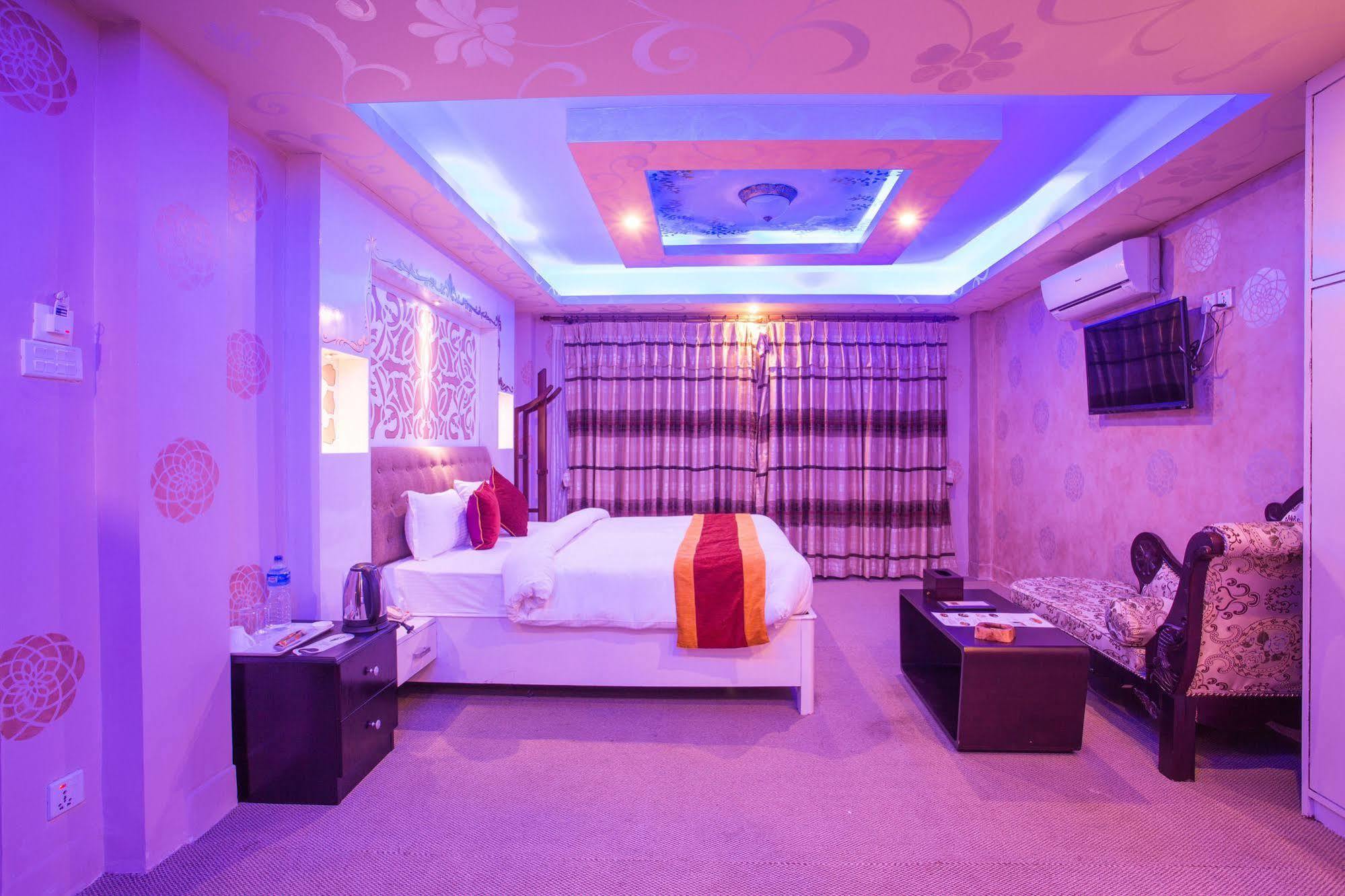 Hotel Nepal Tara Kathmandu Bagian luar foto
