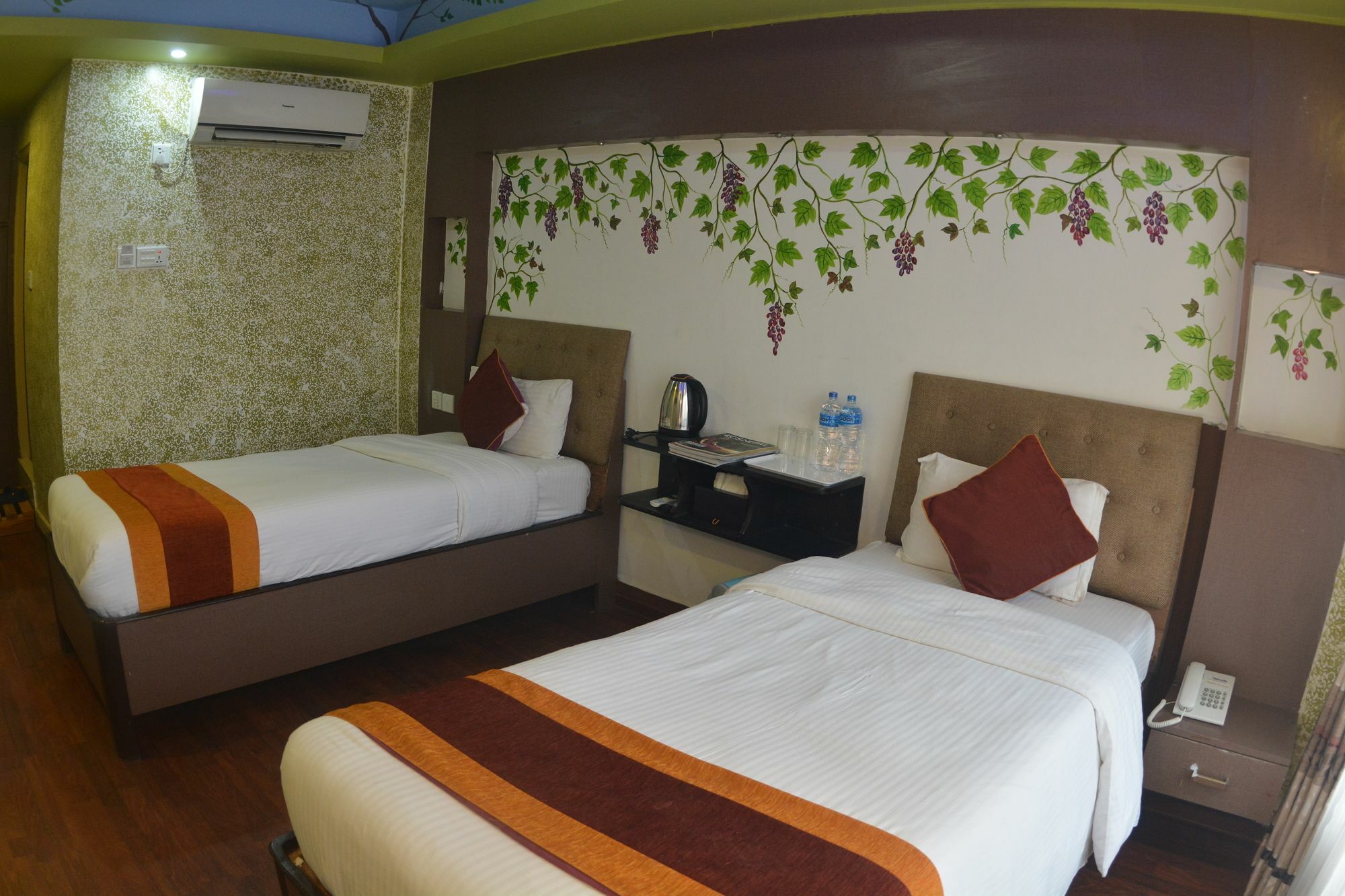 Hotel Nepal Tara Kathmandu Bagian luar foto